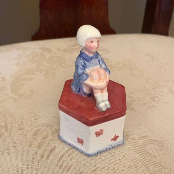 Christopher Robin Classic Pooh Disney designed by Charpente porcelain trinket - Picture 1 of 10